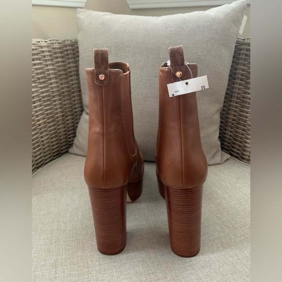 NWT Michael Kors Camel-Brown Leather Platform Chelsea Boots 10 - Picture 3 of 11